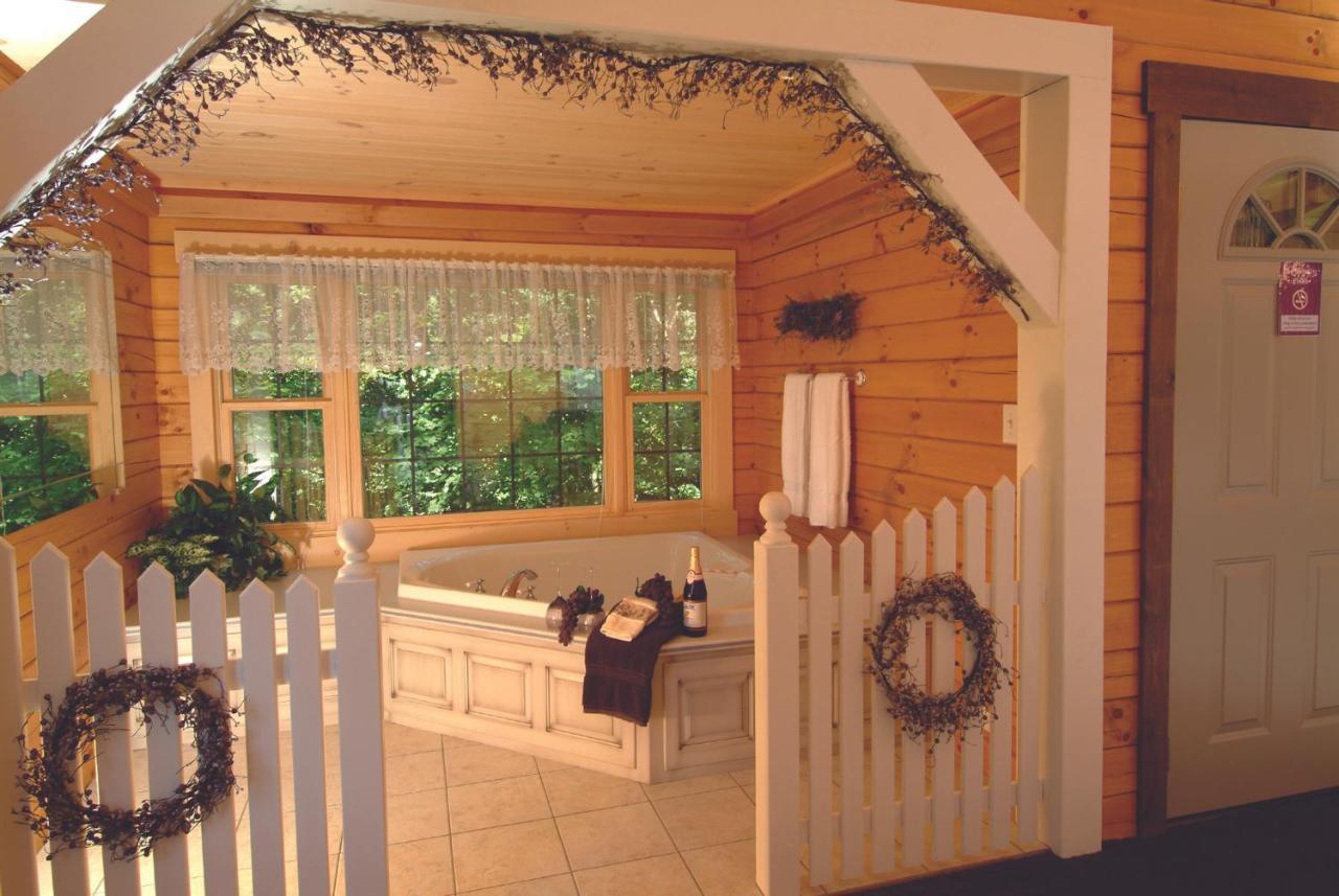 Wild Rose Cabin By Amish Country Lodging Millersburg Exterior photo