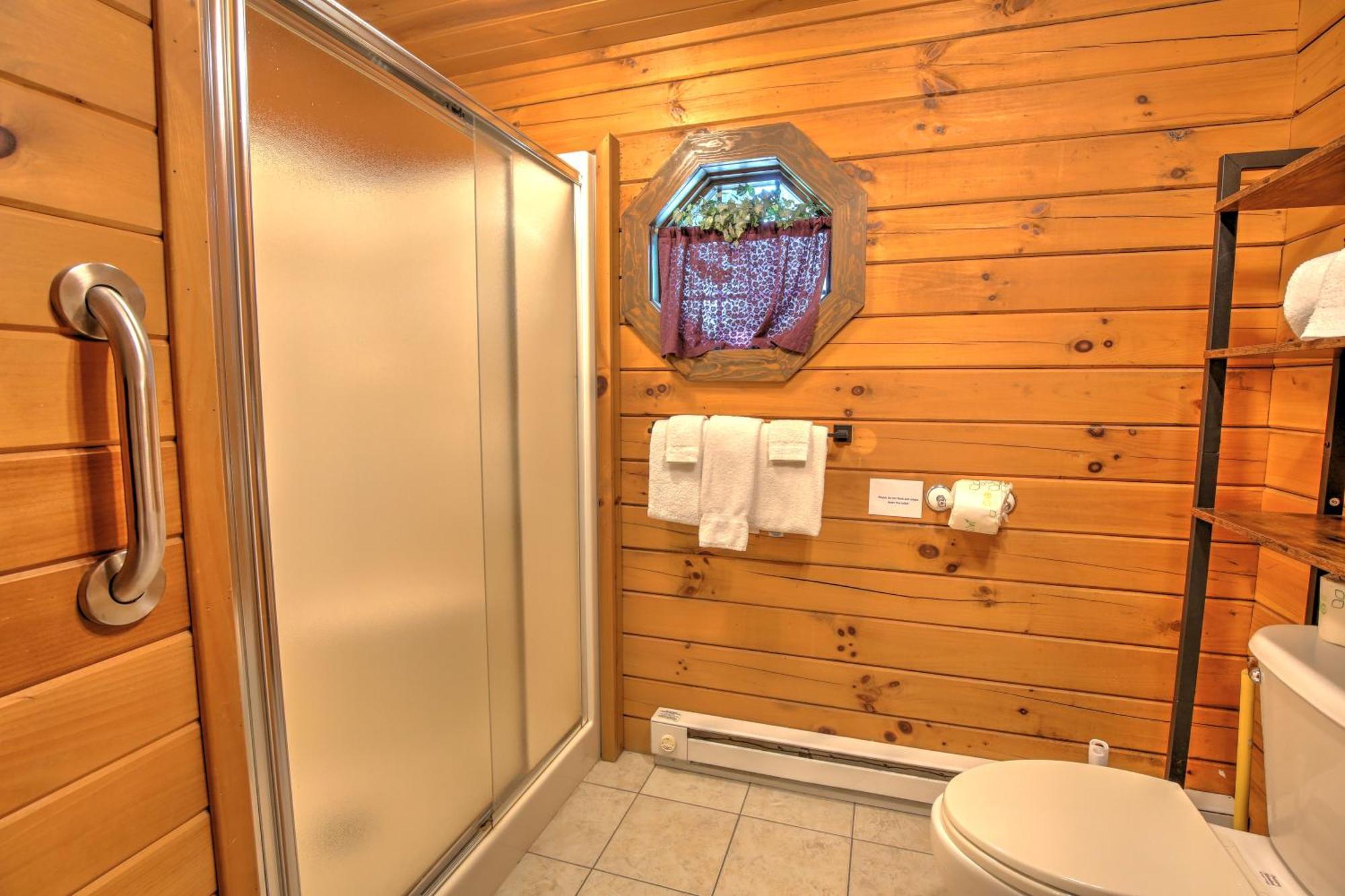 Wild Rose Cabin By Amish Country Lodging Millersburg Exterior photo